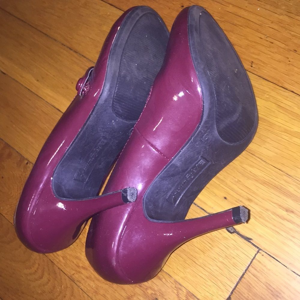 DONATING 6.21.24 - American Eagle 6 Maroon pumps w strap - Picture 12 of 16